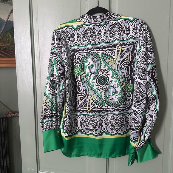 Colorful print blouse size M - Picture 2 of 3